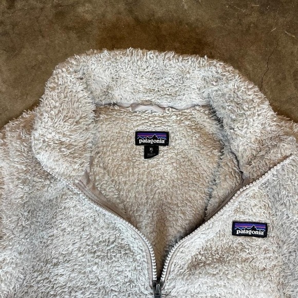 White Patagonia fleece Henley pullover - Picture 2 of 6